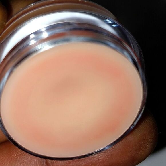 Hand crafted natural Strawberry lip balm - Picture 3 of 7